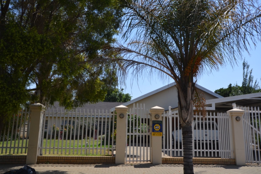 4 Bedroom Property for Sale in Jan Cillierspark Free State